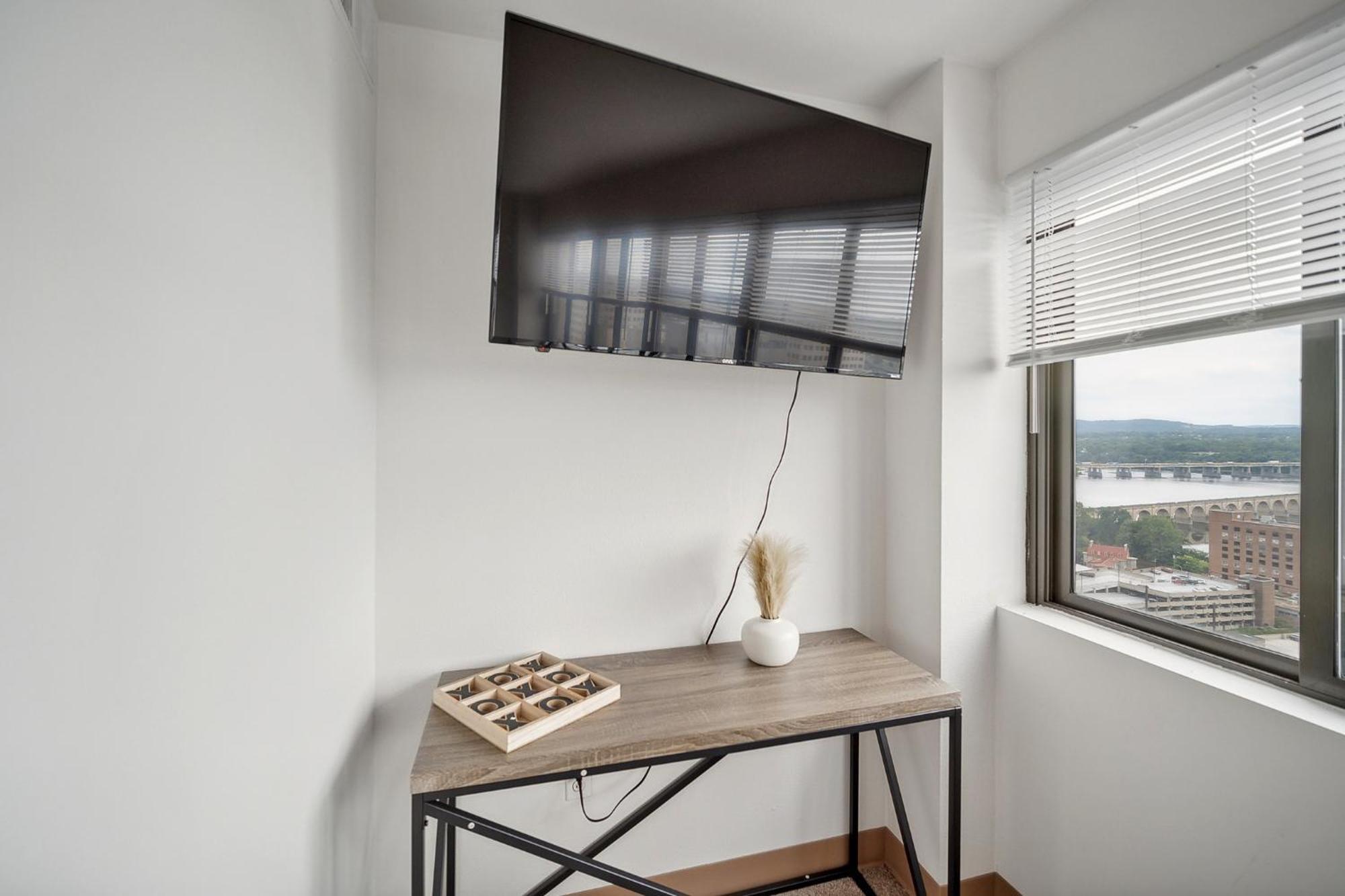 Pp 2312 Modern Corporate 1br, Pool, Gym Harrisburg