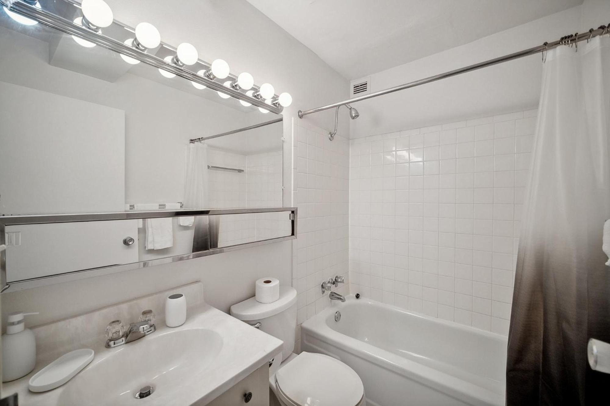 Pp 2312 Modern Corporate 1br, Pool, Gym Apartment Harrisburg